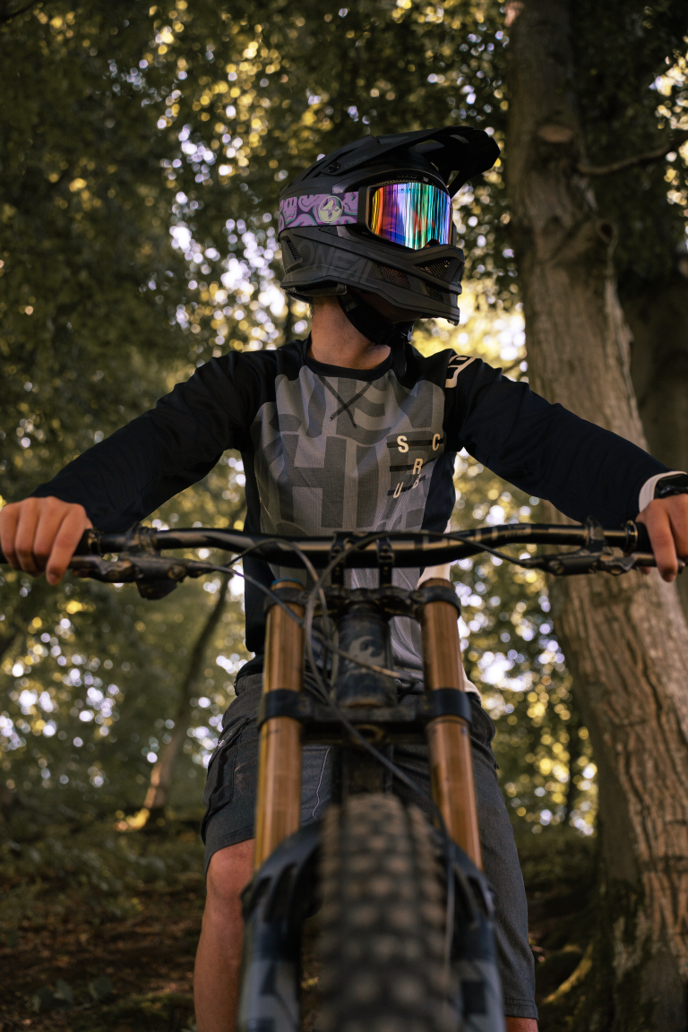 Fahrradbrille oder Bike Goggle: Welche Brille brauchst du wirklich?