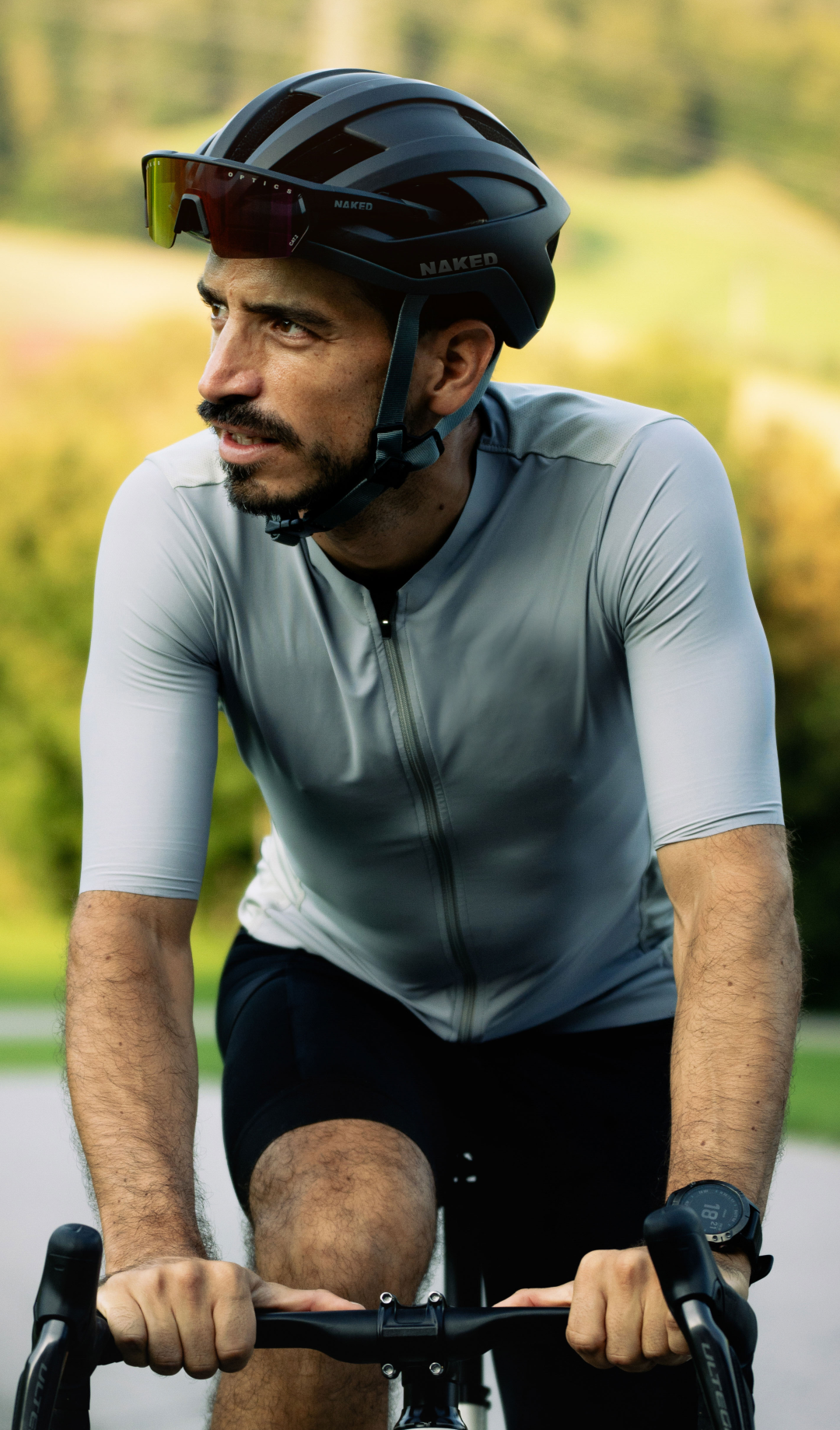 Der Rennradhelm von NAKED Optics